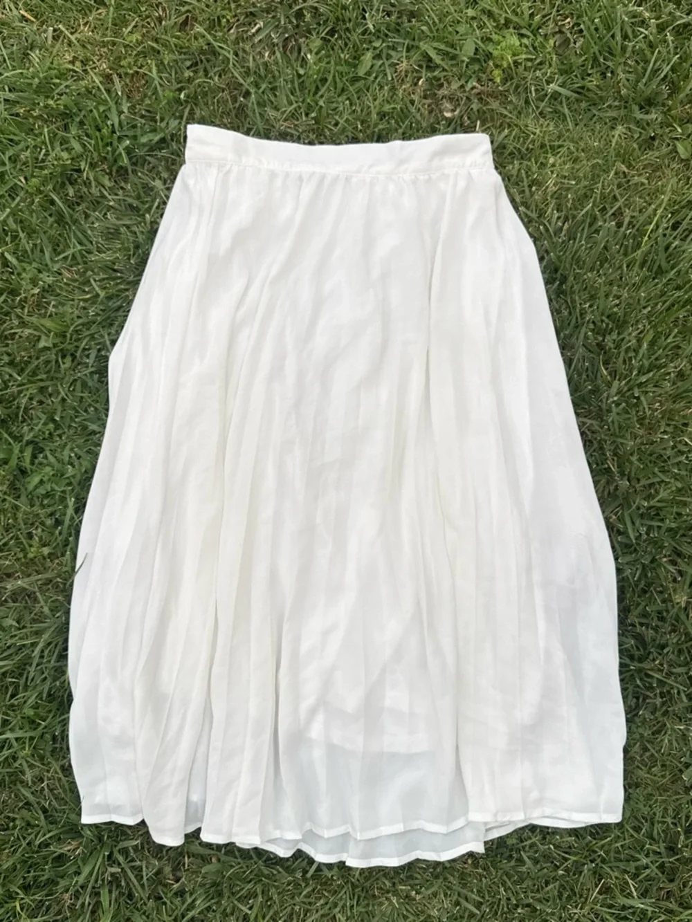 Forever 21 White Pleated Midi Skirt